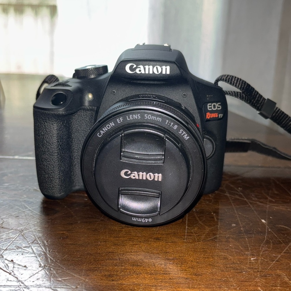 Canon EOS Rebel T7 W/ 50mm lens